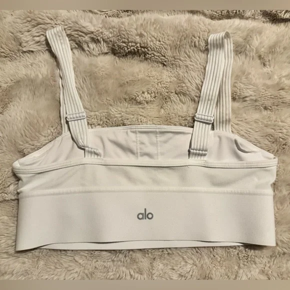 Alo Soft Serve It Up Bra - Picture 3 of 3